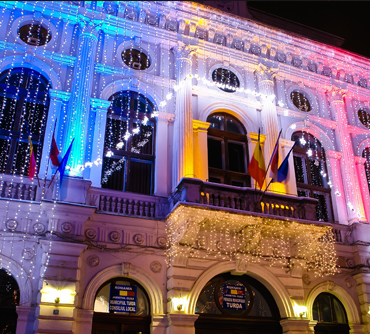 Iluminat decorativ Turda, instalație luminoasă festivă 4 din 19